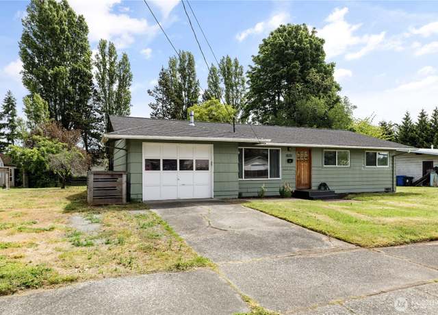 Property at 1020 SW Bowmer St, Oak Harbor, WA 98277, 3 beds, 2 baths