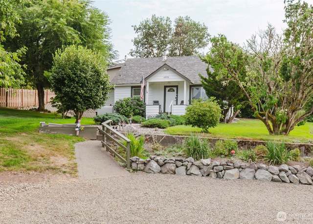 Property at 4898 E Collins Rd, Port Orchard, WA 98366, 2 beds, 1 bath