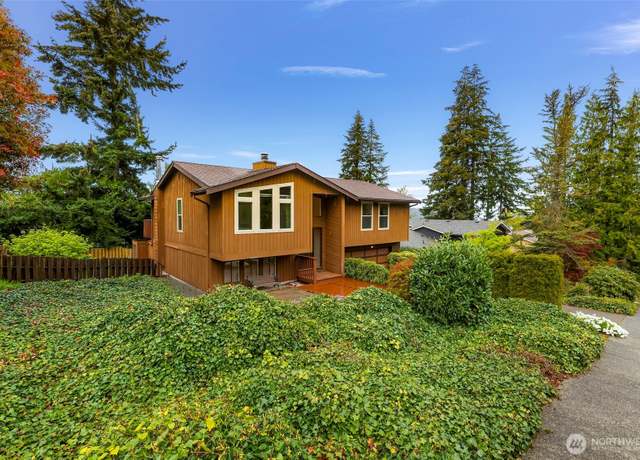 Property at 900 40th St, Bellingham, WA 98229, 3 beds, 2.5 baths