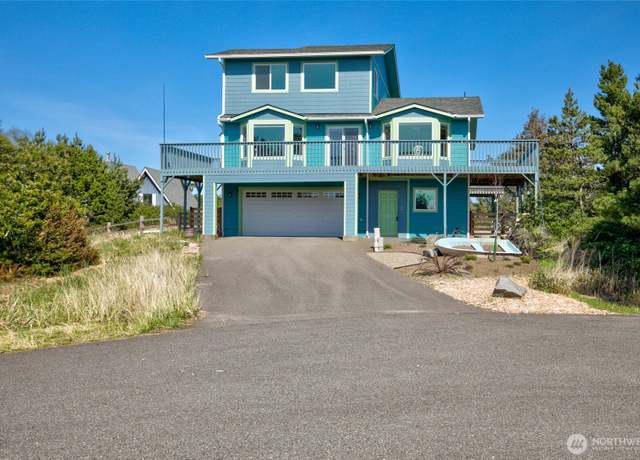 Property at 732 Alcade Ct SW, Ocean Shores, WA 98569, 3 beds, 3 baths