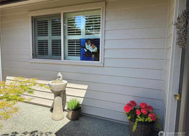 Property at 12454 Gwen Dr #13, Burlington, WA 98233, 1 bed, 1.5 baths