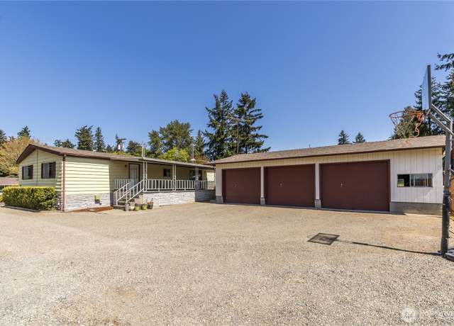 Property at 9219 S 200th St, Kent, WA 98031, 3 beds, 2 baths