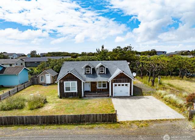 Property at 30501 I St, Ocean Park, WA 98640, 3 beds, 1.5 baths