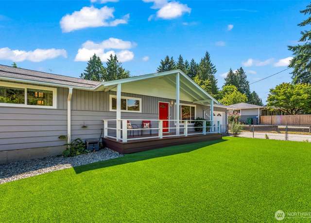 Property at 136 May St W, Port Orchard, WA 98366, 3 beds, 2 baths