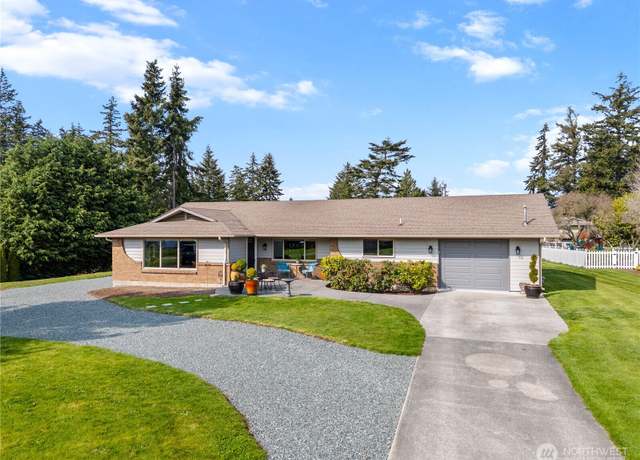 Property at 802 Haddon Rd, Anacortes, WA 98221, 3 beds, 2 baths
