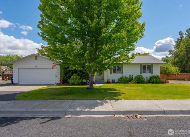Property at 4325 W William Ave, Moses Lake, WA 98837, 3 beds, 2 baths