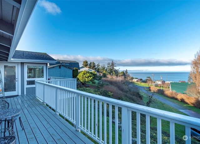 Property at 1518 Martha Way, Oak Harbor, WA 98277, 3 beds, 3 baths