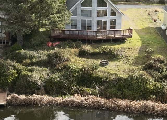 Property at 135 N Razor Clam Dr SW, Ocean Shores, WA 98569, 1 bed, 1 bath