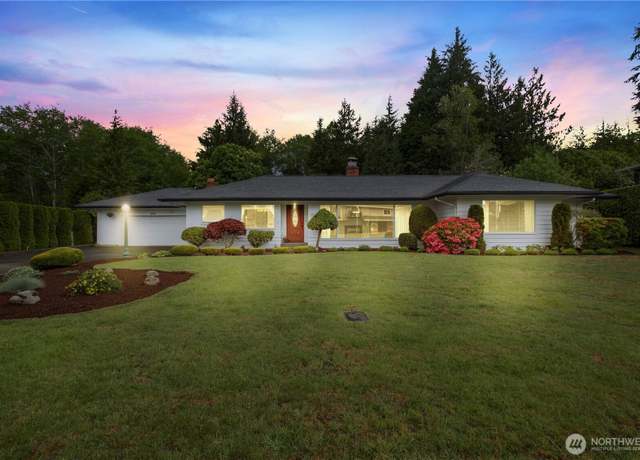 Property at 1910 Bel Aire Ave, Aberdeen, WA 98520, 3 beds, 2.5 baths