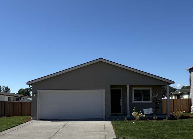 Property at 2029 Henderson Way, Longview, WA 98632, 3 beds, 2 baths