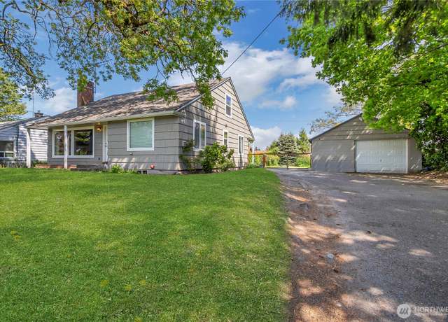 Property at 13211 C St S, Tacoma, WA 98444, 6 beds, 2.5 baths