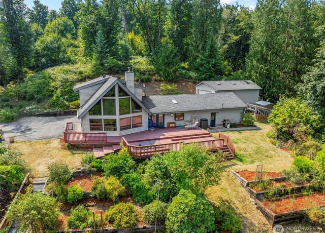 Property at 165 Meridian Dr, Kelso, WA 98626, 3 beds, 2 baths