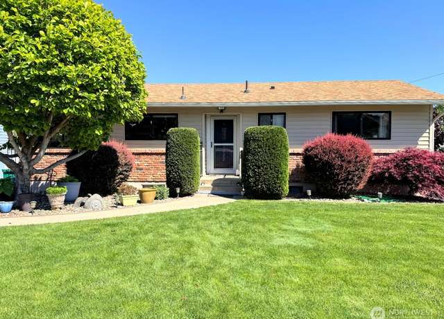 Property at 1222 Leanne Pl, Wenatchee, WA 98801, 4 beds, 2 baths