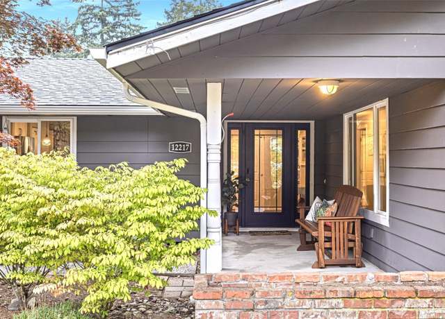 Property at 12217 12th Dr SE, Everett, WA 98208, 3 beds, 2.5 baths