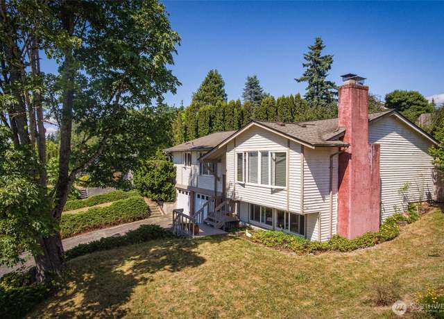Property at 2120 Niagara Dr, Bellingham, WA 98229, 3 beds, 2 baths