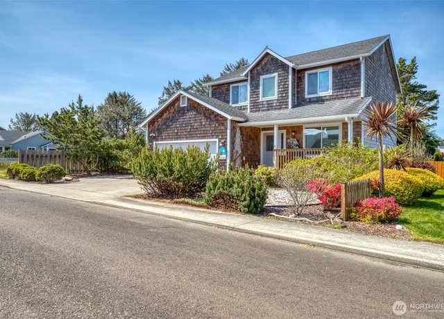 Property at 2705 N Sea Crest Ave, Long Beach, WA 98631, 3 beds, 2.5 baths