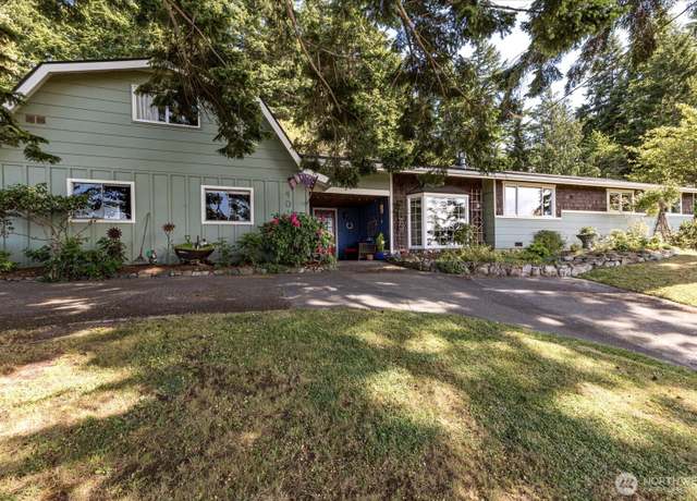 Property at 401 NE Faris St, Coupeville, WA 98239, 3 beds, 2 baths