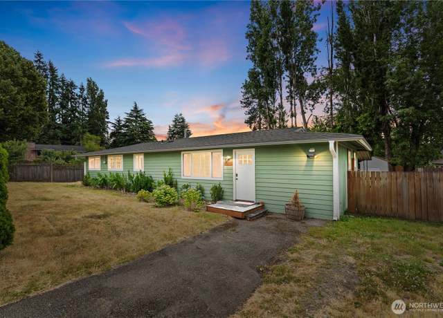 Property at 2229 SW 330th St, Federal Way, WA 98023, 4 beds, 1.5 baths