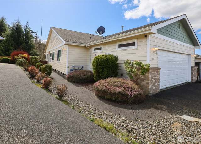 Property at 204 Brant Ln, Hoquiam, WA 98550, 2 beds, 2 baths