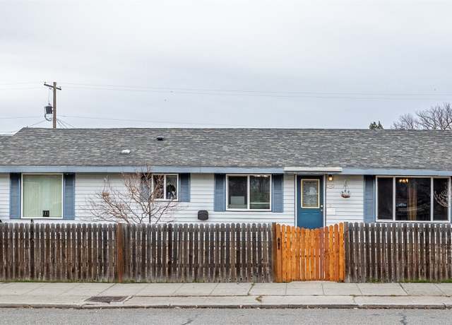 Property at 315 Fuller St, Wenatchee, WA 98801, 3 beds, 2 baths