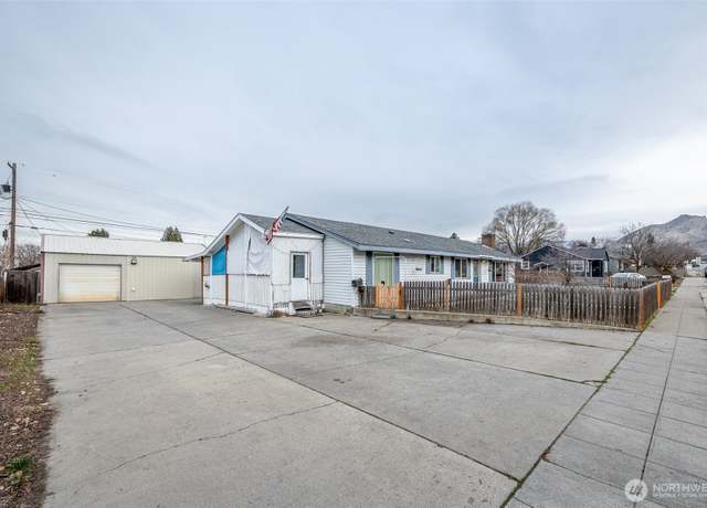 Property at 315 Fuller St, Wenatchee, WA 98801, 3 beds, 2 baths