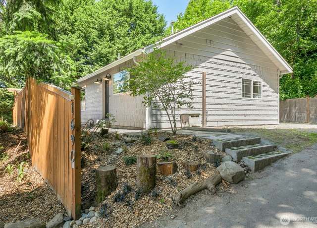Property at 1690 S Kent Des Moines Rd, Des Moines, WA 98198, 3 beds, 3 baths