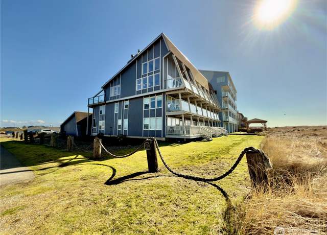 Property at 1301 Ocean Shores Blvd SW #1, Ocean Shores, WA 98569, 3 beds, 2 baths