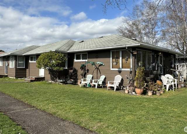 Property at 1615 9th Ave, Longview, WA 98632, 5 beds, 3 baths