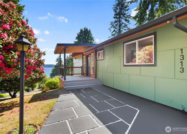 Property at 1313 Colchester Dr SE, Port Orchard, WA 98366, 3 beds, 2.5 baths