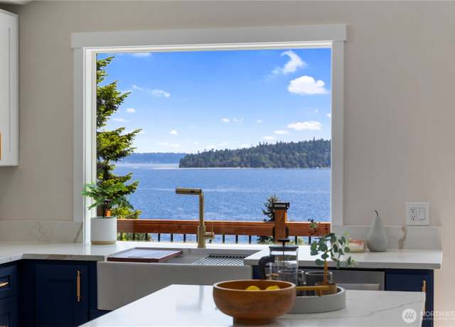 Property at 1313 Colchester Dr SE, Port Orchard, WA 98366, 3 beds, 2.5 baths