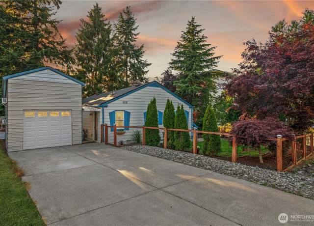 Property at 6232 Berkshire Dr, Everett, WA 98203, 3 beds, 2 baths