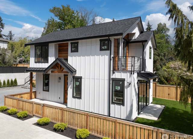 Property at 10436 NE 110th St, Kirkland, WA 98033, 2 beds, 2.5 baths