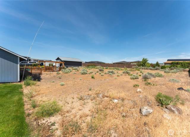 Property at 894 Desert Aire Dr SW, Mattawa, WA 99349, 3 beds, 2 baths