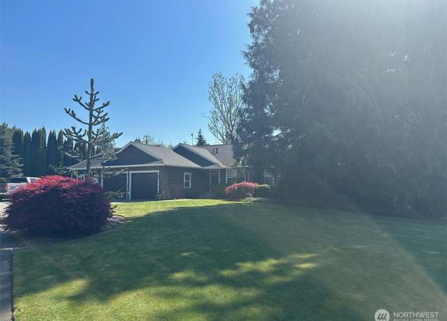 Property at 804 S Park Ct, Lynden, WA 98264, 4 beds, 3.5 baths