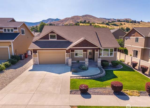 Property at 920 Woodward Dr, Wenatchee, WA 98801, 3 beds, 2 baths