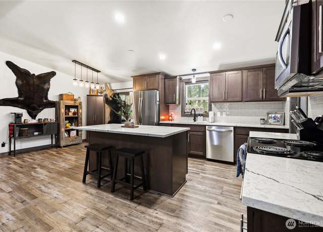 Property at 14205 205th Street Ct E, Graham, WA 98338, 3 beds, 2 baths