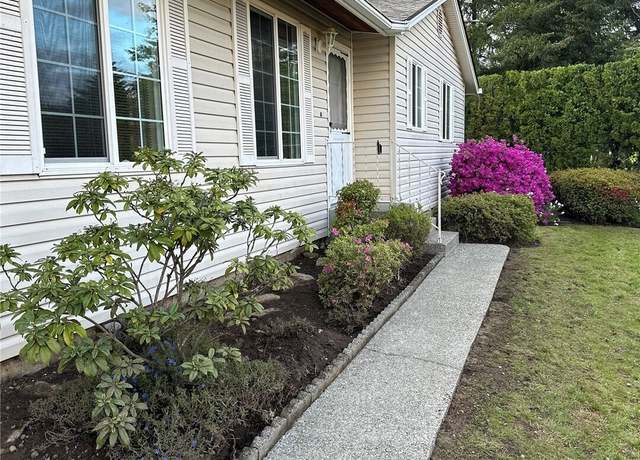 Property at 2407 Union Ave NE, Renton, WA 98059, 2 beds, 1.5 baths