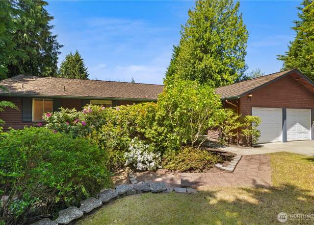 Property at 9727 162nd Ave NE, Redmond, WA 98052, 5 beds, 3 baths