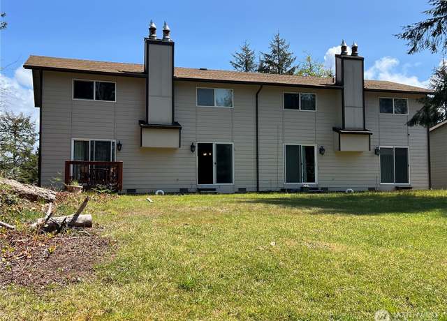 Property at 569 Sunset Ave NE #2, Ocean Shores, WA 98569, 3 beds, 1.5 baths