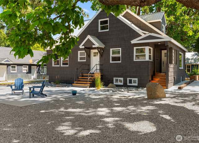 Property at 408 Ash St, Leavenworth, WA 98826, 4 beds, 2 baths