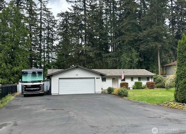 Property at 28716 202nd Ave SE, Kent, WA 98042, 3 beds, 2 baths