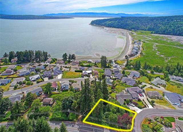 Property at 376 Moana Dr, Camano Island, WA 98282