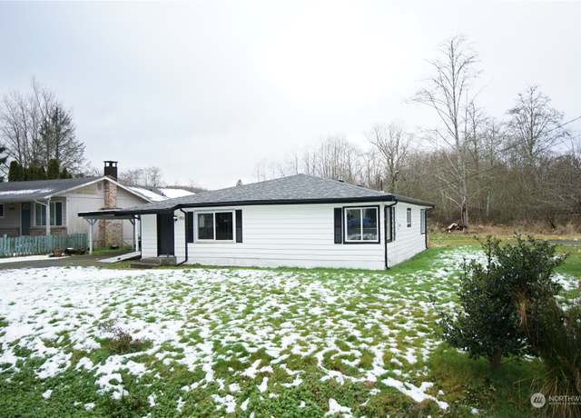 Property at 1911 Harding Rd, Aberdeen, WA 98520, 4 beds, 2 baths