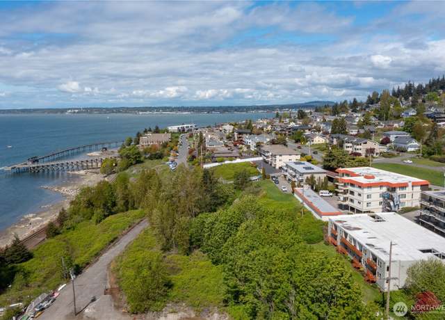 Property at 1014 11th St #302, Bellingham, WA 98226, 2 beds, 1 bath