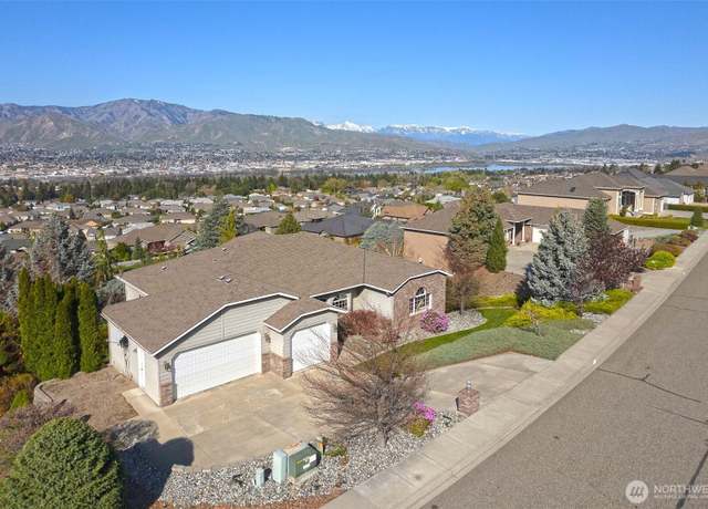 Property at 946 Briarwood Dr, East Wenatchee, WA 98802, 4 beds, 3 baths