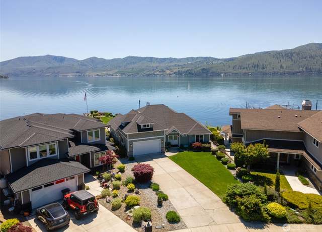 Property at 275 Wall St, Manson, WA 98831, 4 beds, 4.5 baths