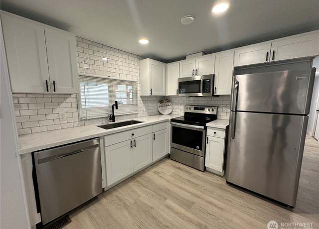 Property at 23708 locust Way #35, Bothell, WA 98201, 2 beds, 1 bath