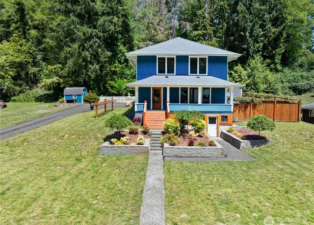 Property at 709 Grand Ave, Hoquiam, WA 98550, 4 beds, 2 baths