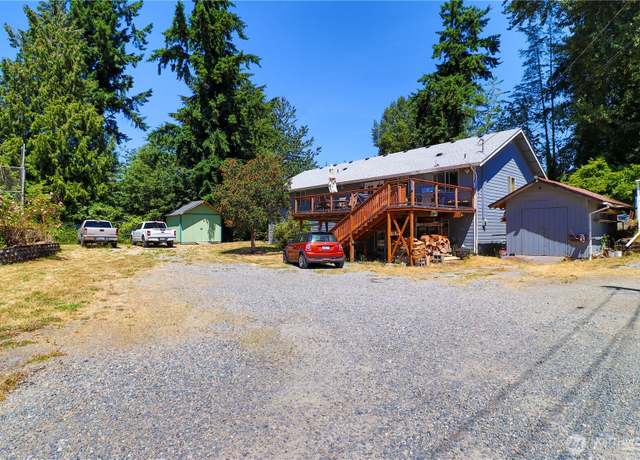 Property at 11219 4th Pl S, Seattle, WA 98168, 5 beds, 3 baths