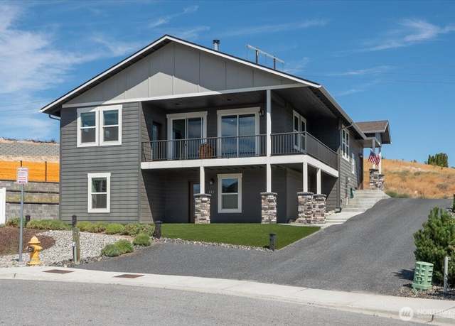 Property at 827 Madeleine Ct, East Wenatchee, WA 98802, 3 beds, 2.5 baths